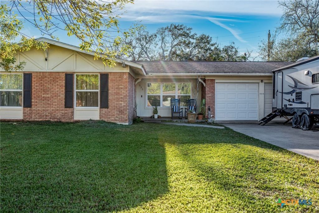 535 Travis Street, Port Lavaca, TX 77979 Main Photo