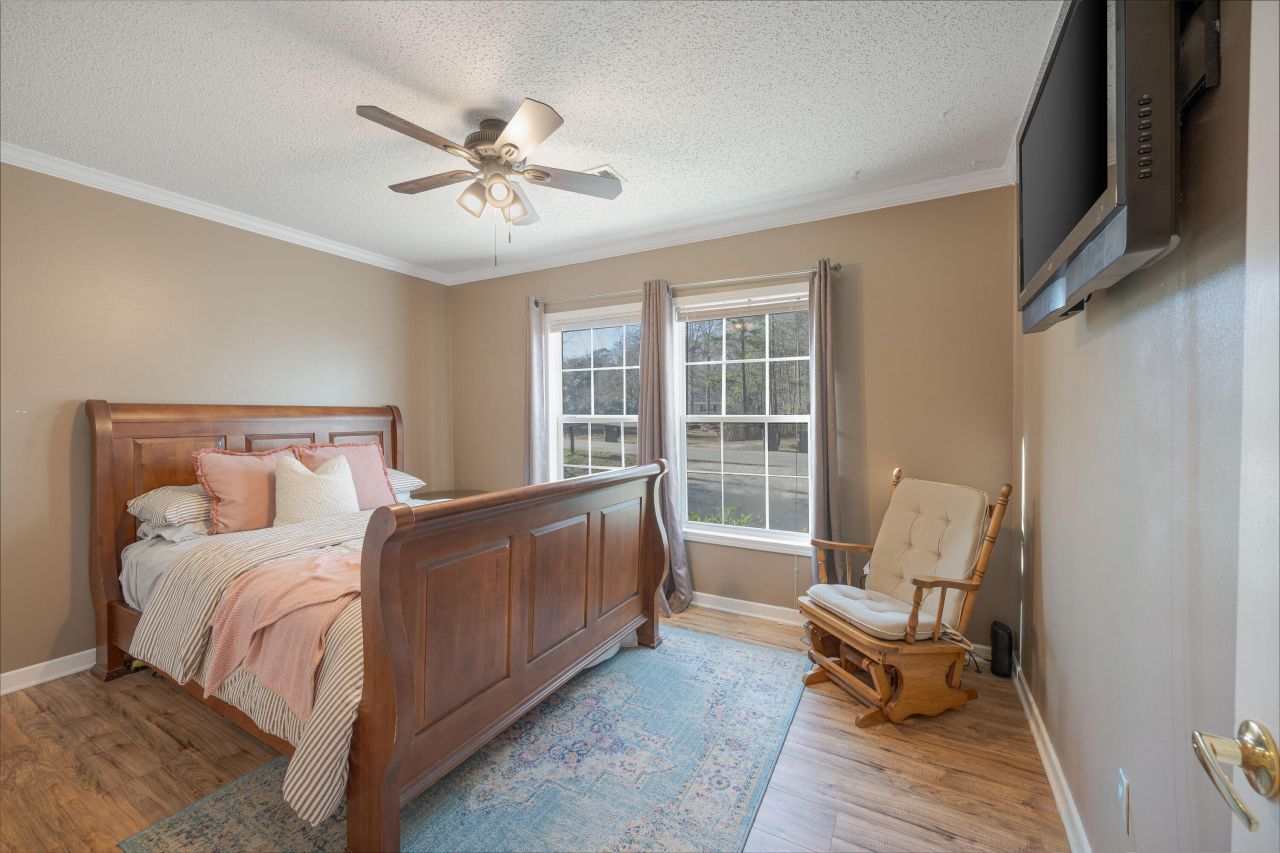 98 Swanson Drive Photo 15