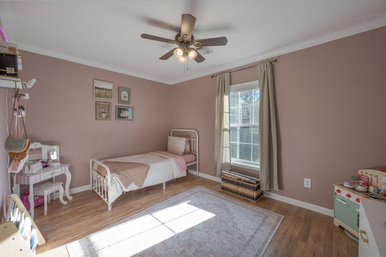 98 Swanson Drive Photo 18