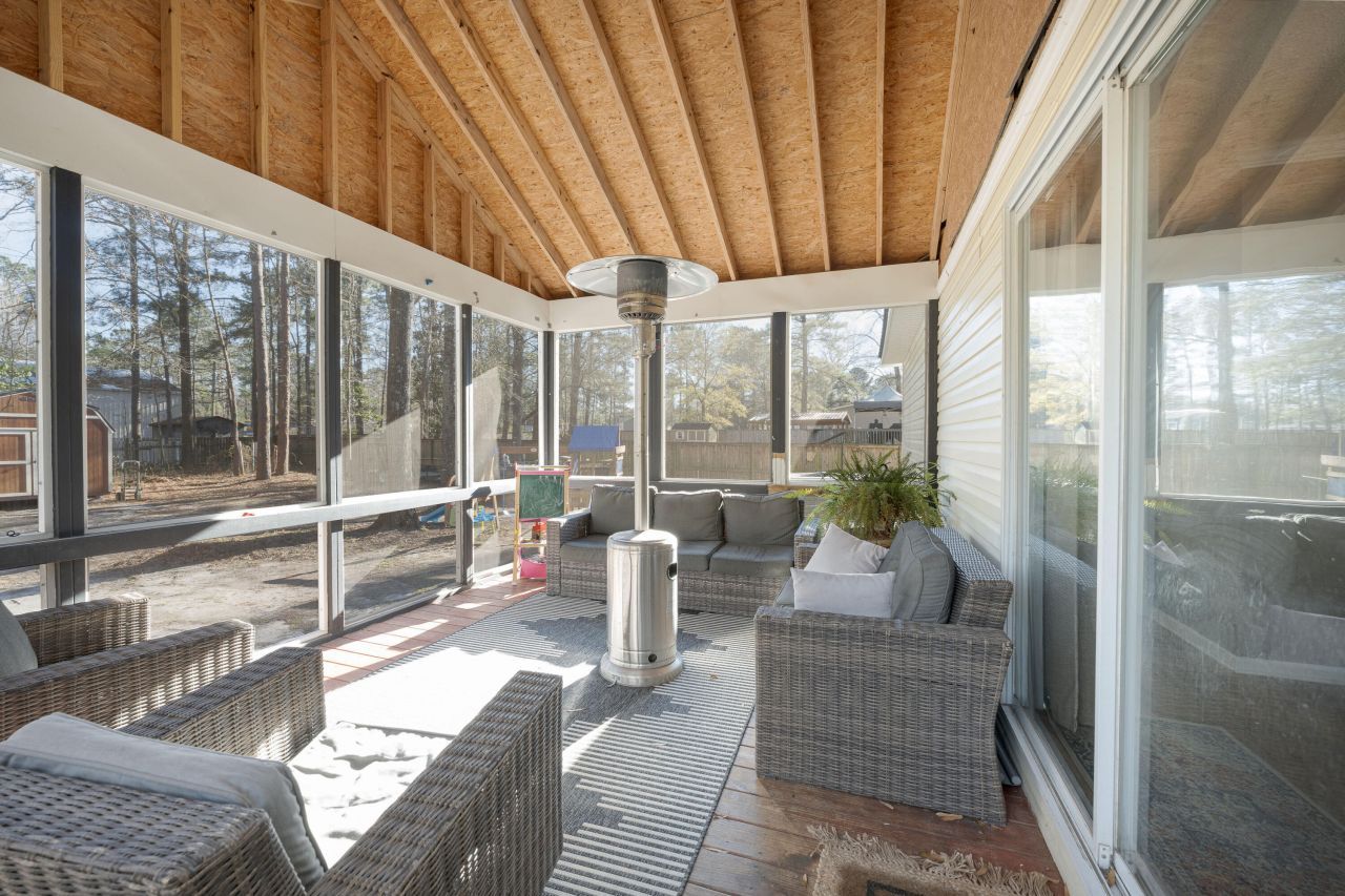 98 Swanson Drive Photo 20