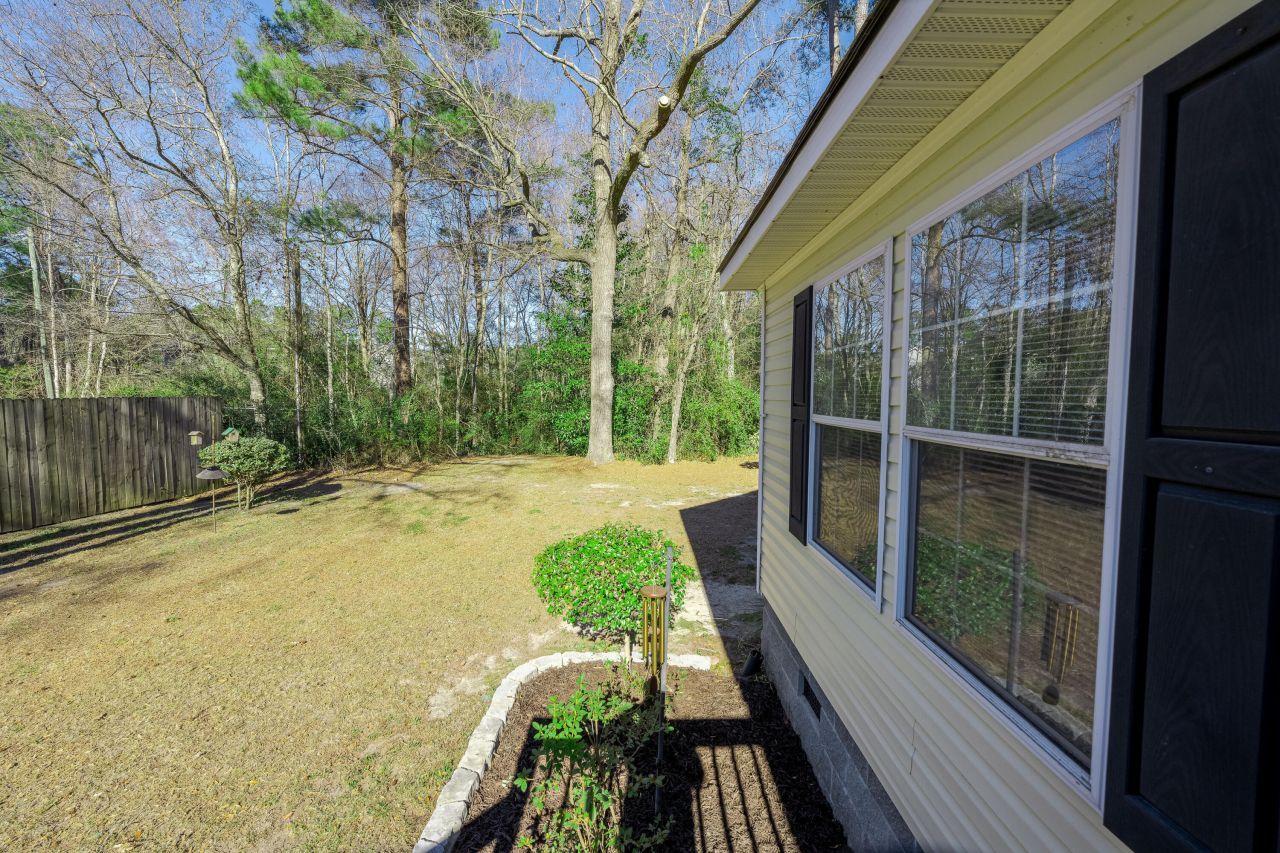 98 Swanson Drive Photo 22