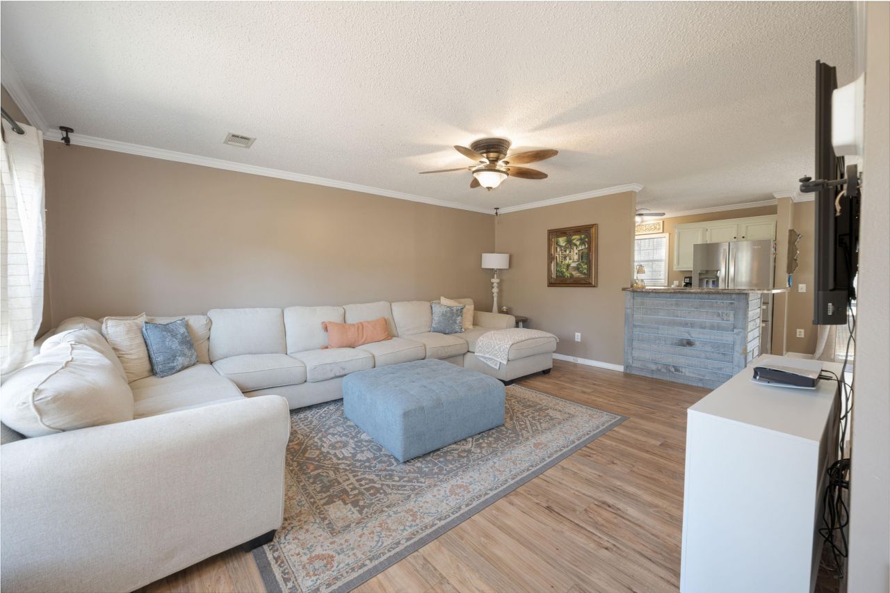 98 Swanson Drive Photo 5