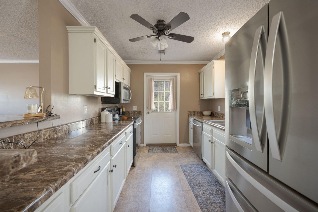 98 Swanson Drive Photo 8