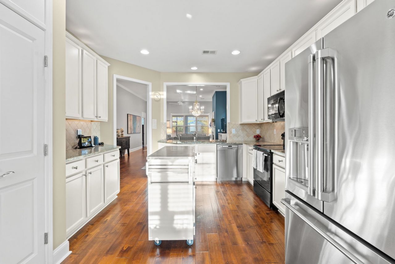 1979 Suncrest Dr. Photo 12