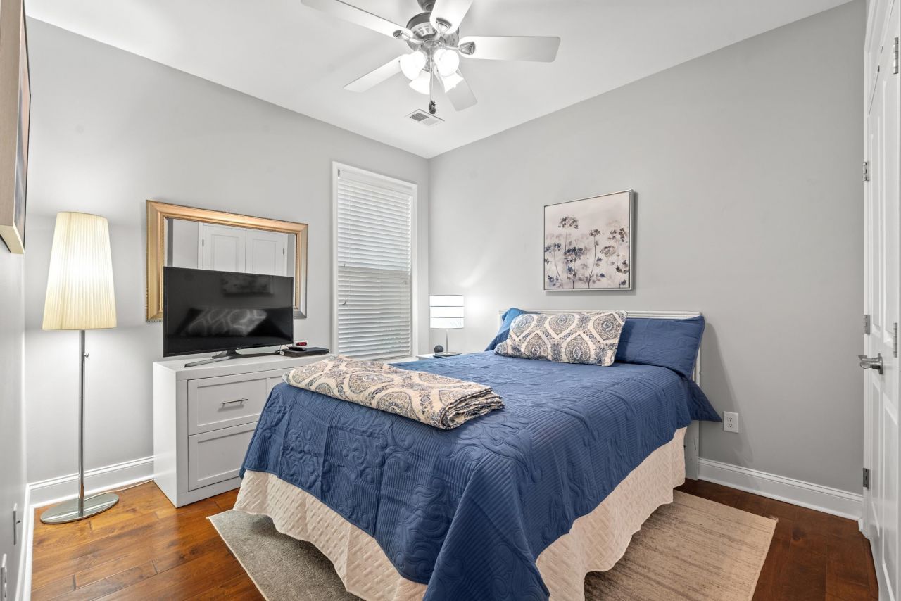 1979 Suncrest Dr. Photo 17