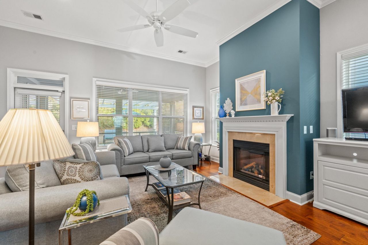 1979 Suncrest Dr. Photo 6