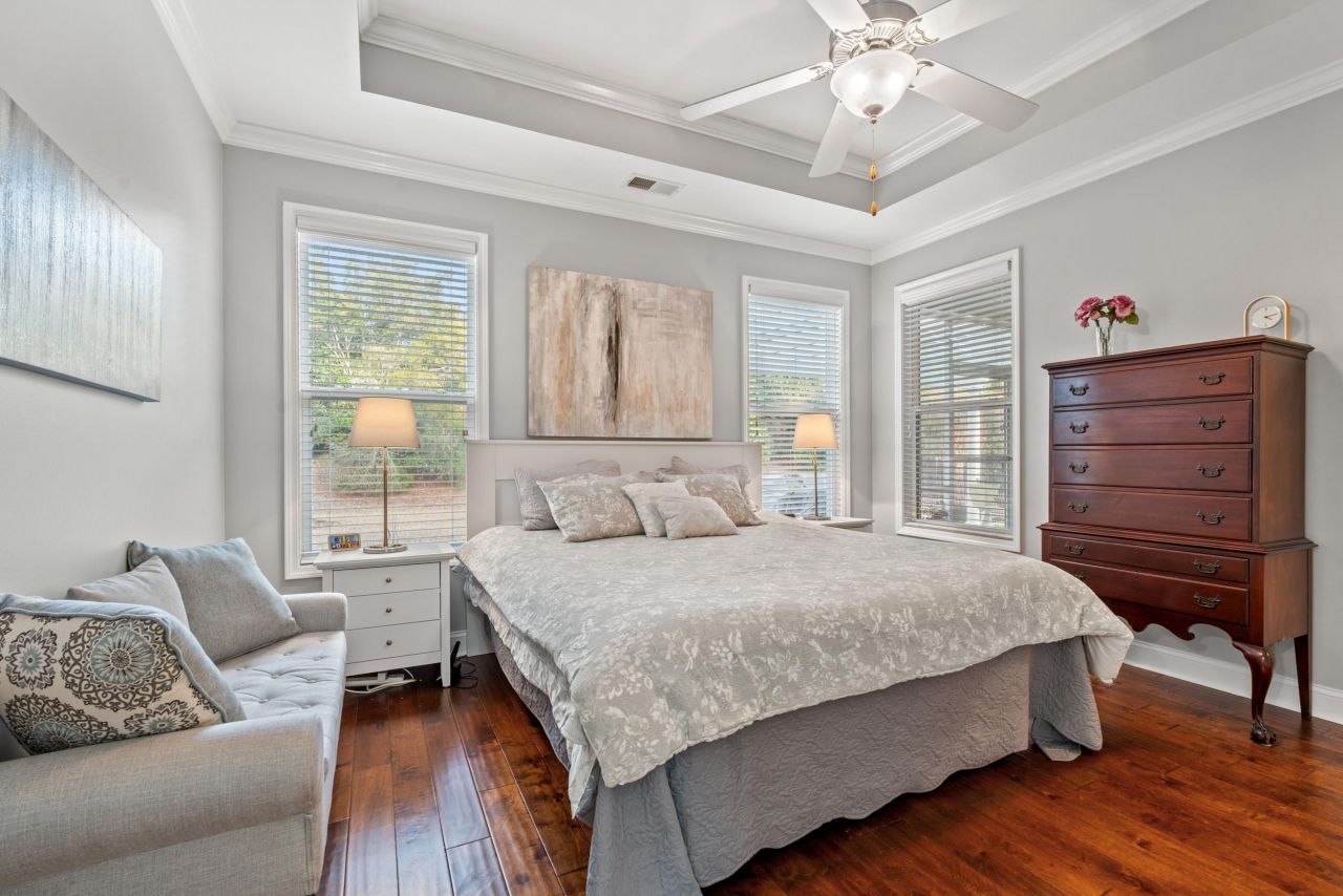 1979 Suncrest Dr. Photo 8