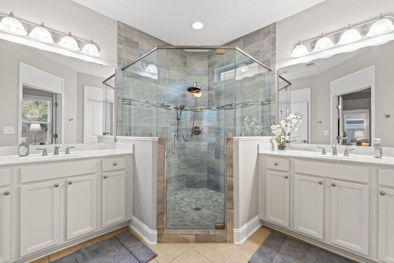 1979 Suncrest Dr. Photo 9