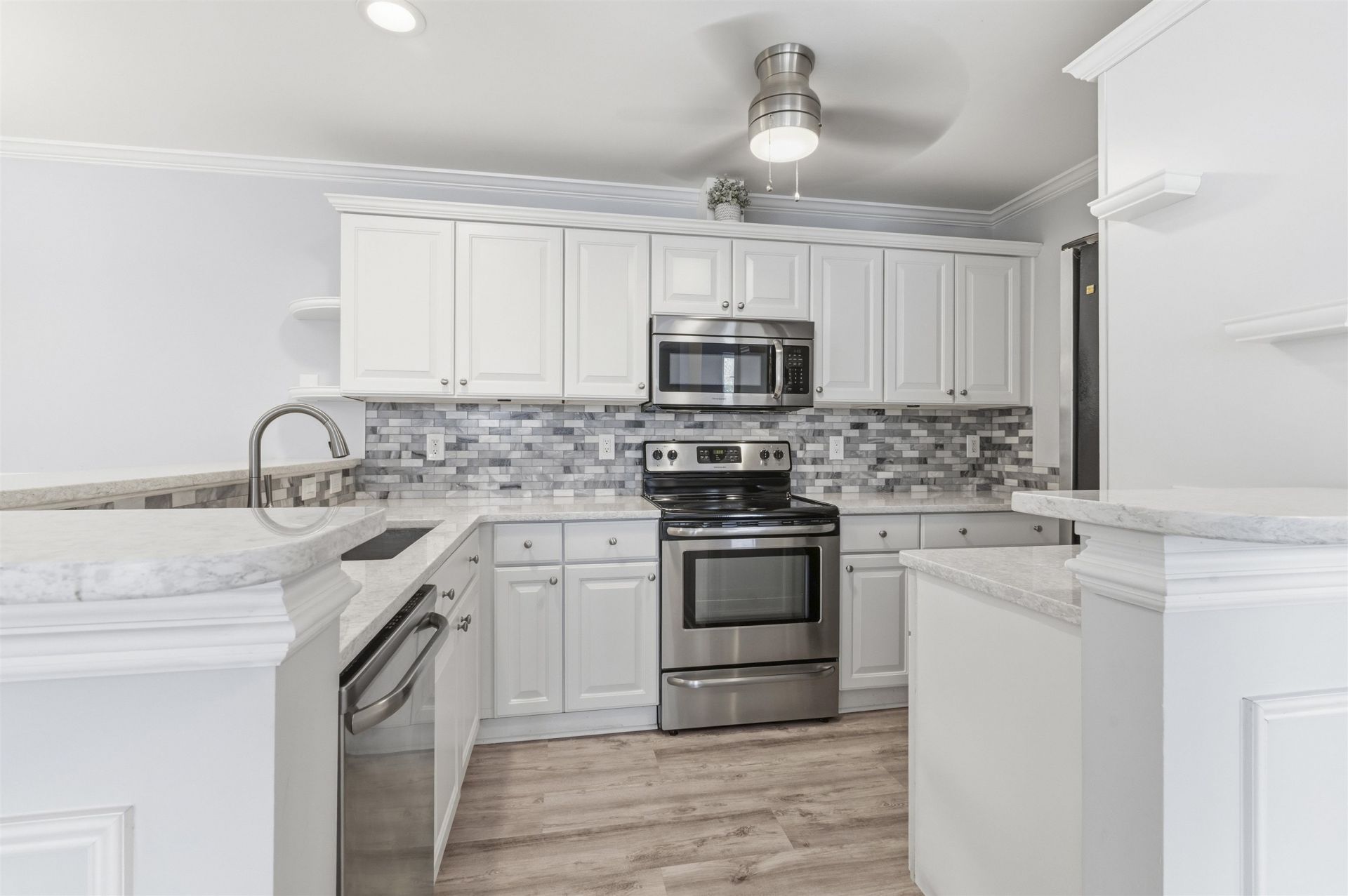 4665 Fringetree Dr. Photo 12
