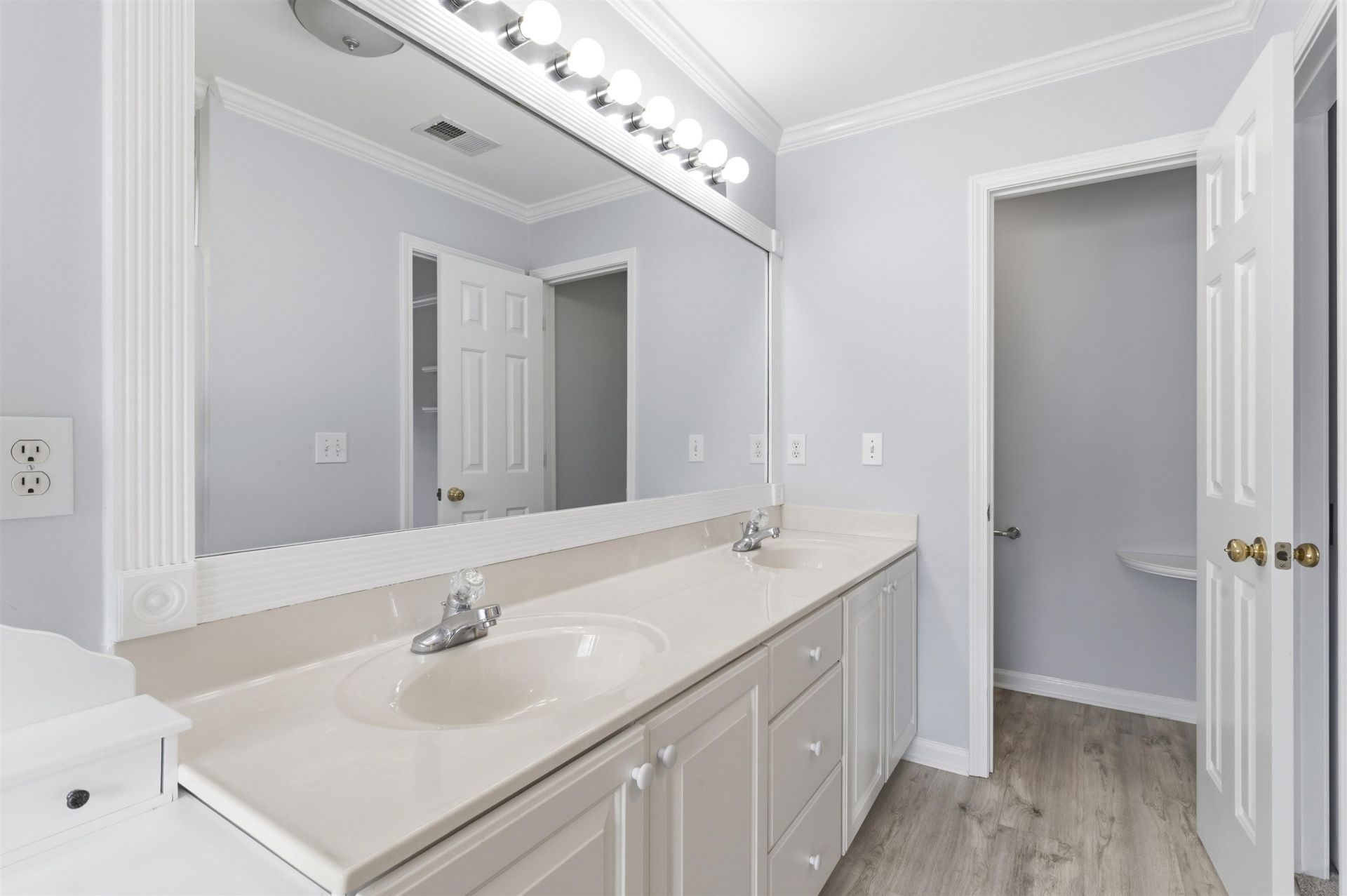 4665 Fringetree Dr. Photo 26