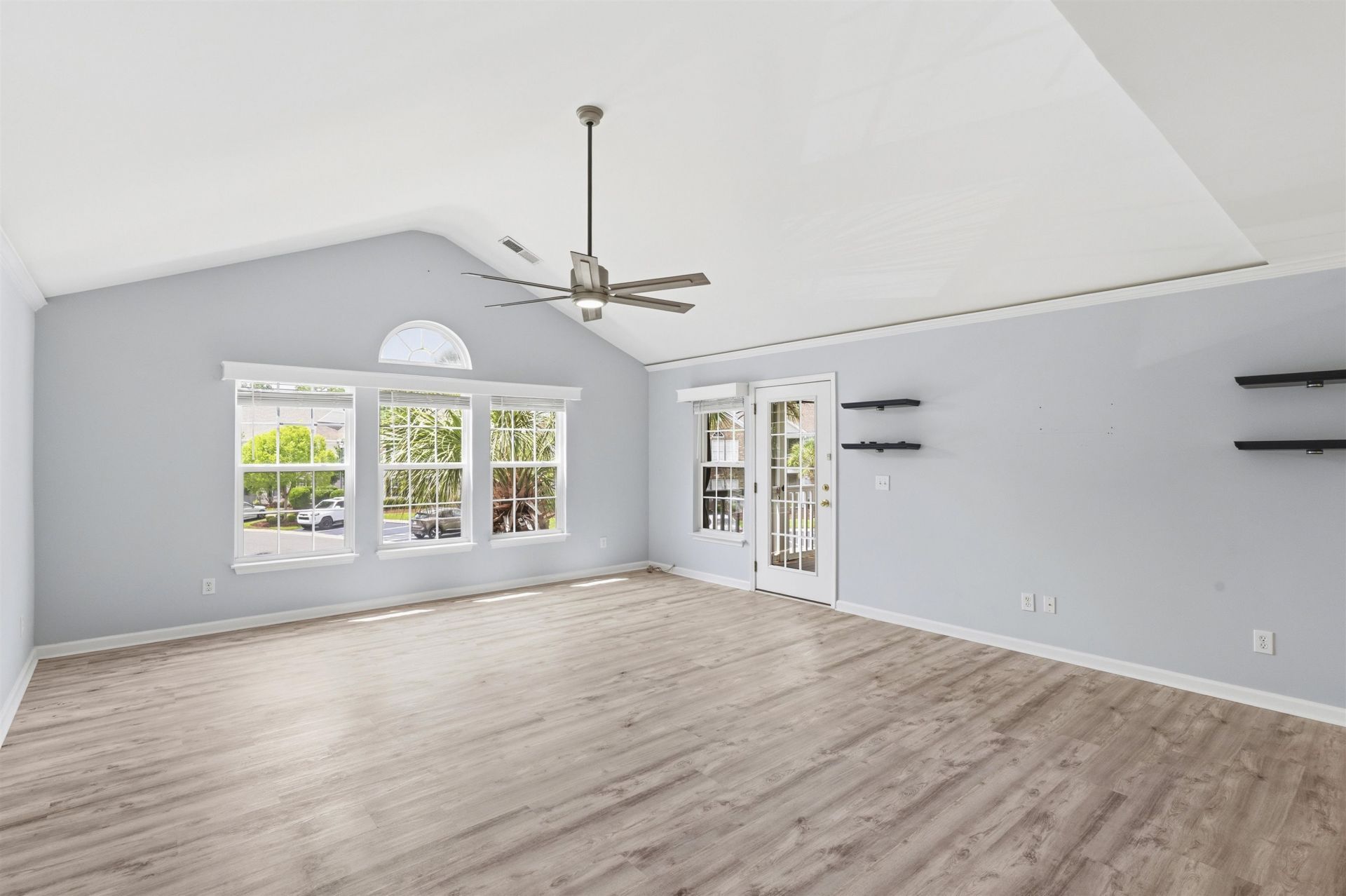 4665 Fringetree Dr. Photo 4