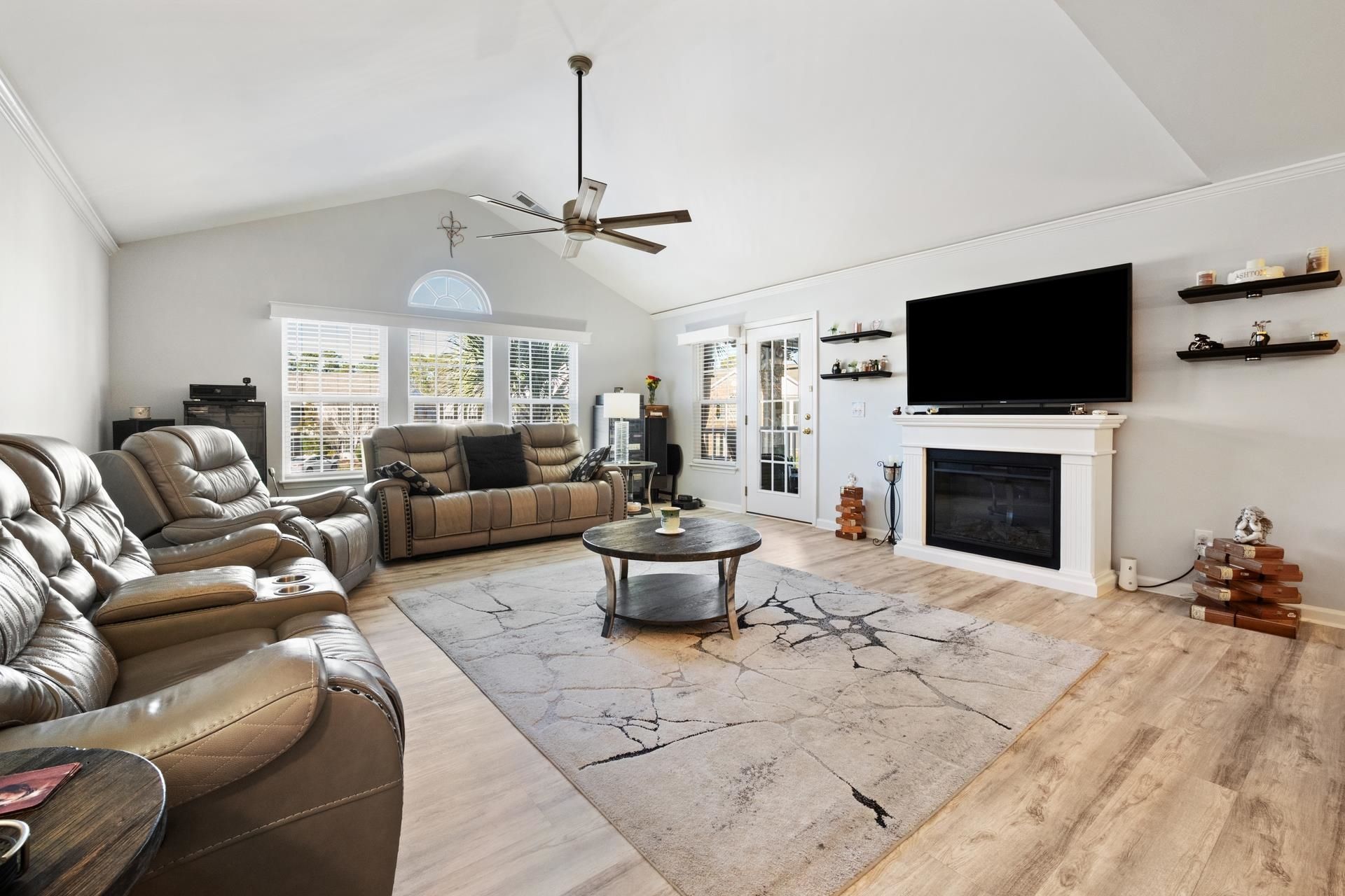 4665 Fringetree Dr. Photo 5
