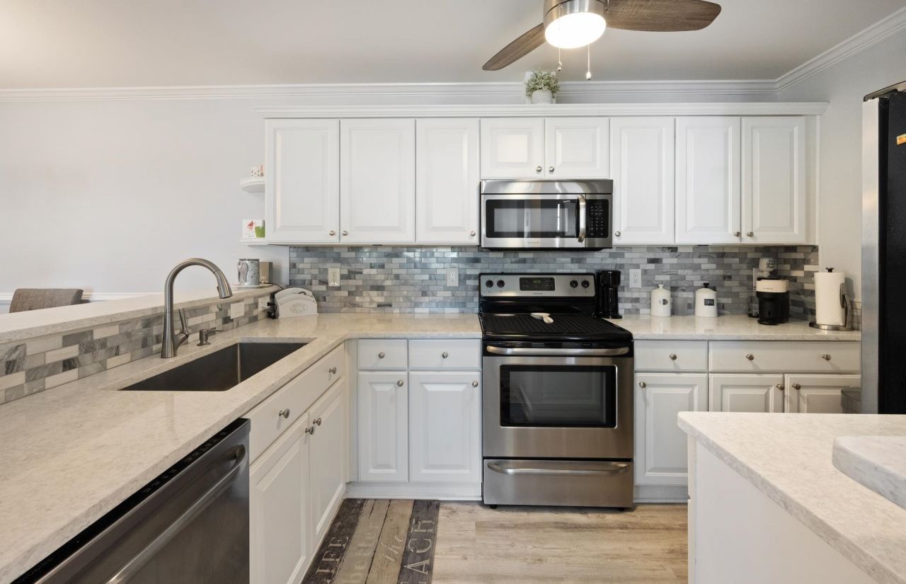 4665 Fringetree Dr. Photo 6