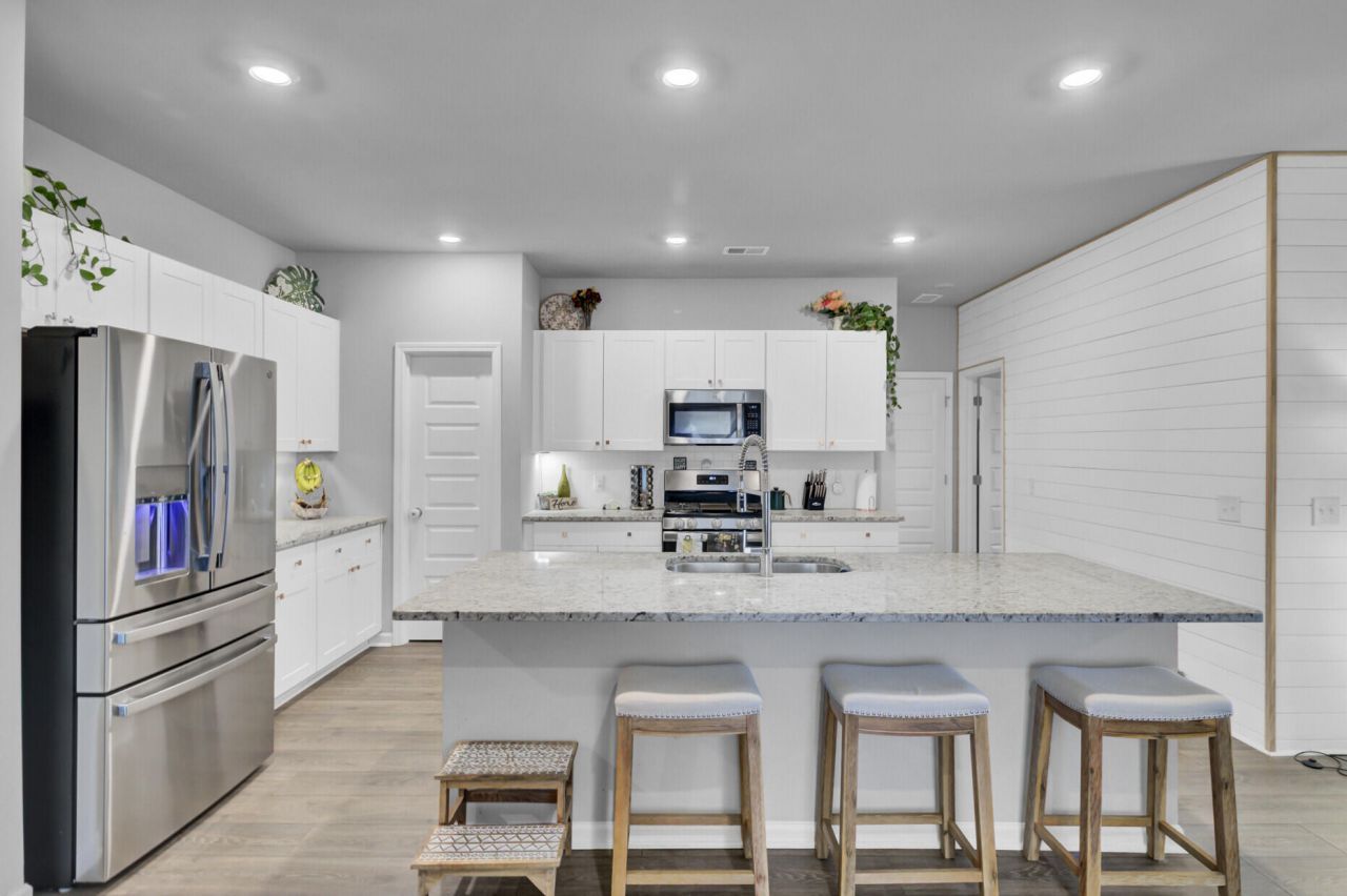 448 Minim Street Photo 12