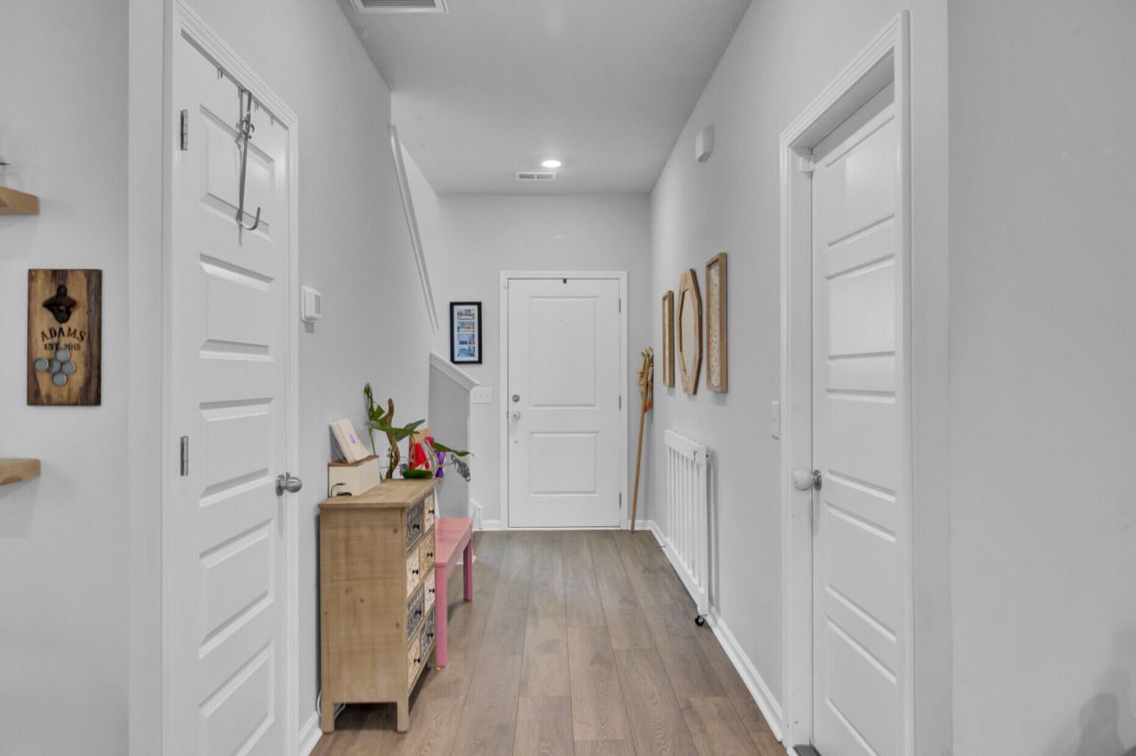 448 Minim Street Photo 6