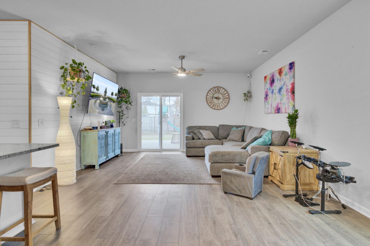 448 Minim Street Photo 7