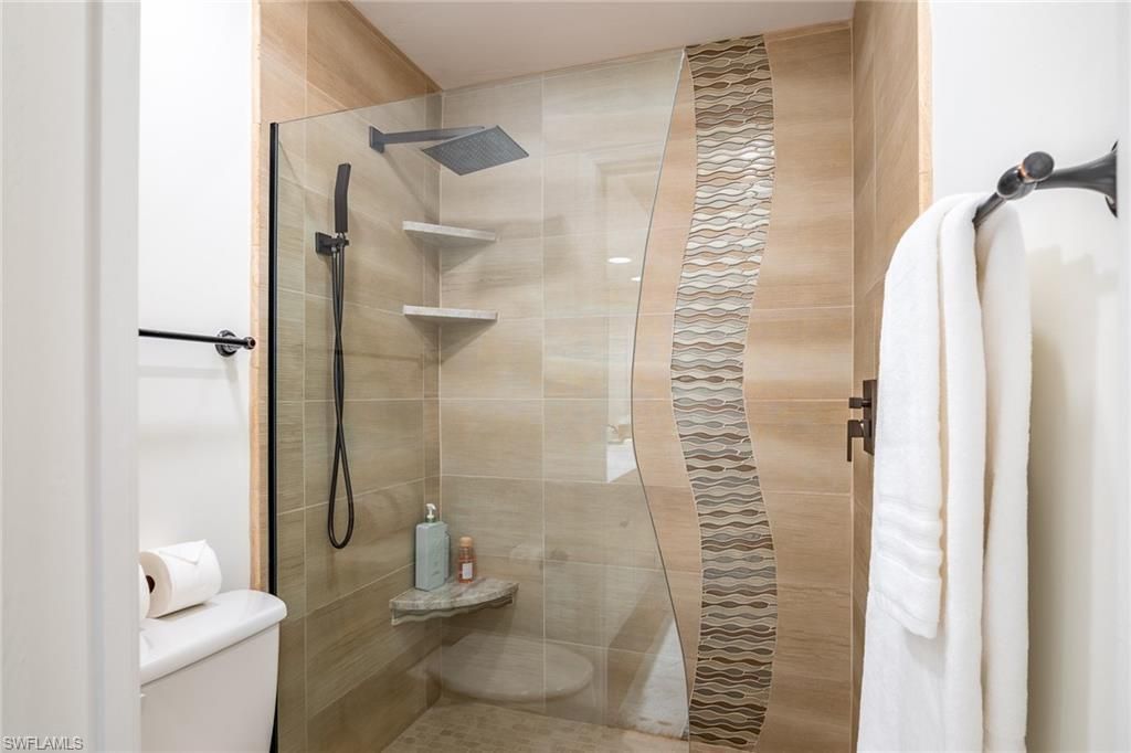 815 Gulf Pavilion Dr, Unit 203, Naples, FL 34108 Photo