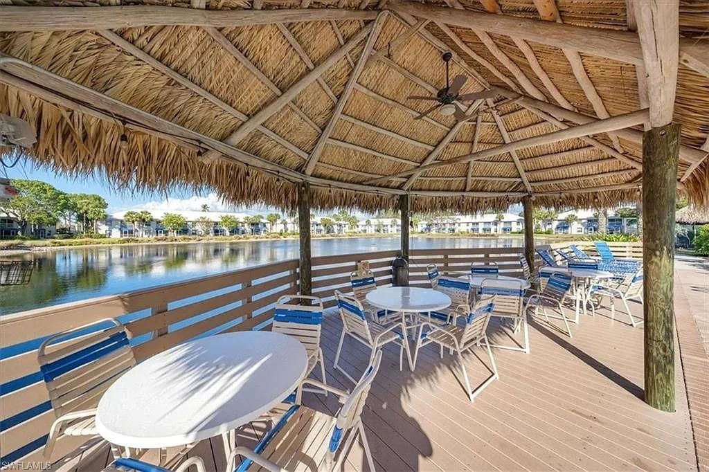 815 Gulf Pavilion Dr, Unit 203, Naples, FL 34108 Photo