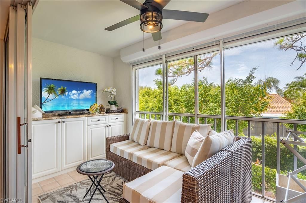 815 Gulf Pavilion Dr, Unit 203, Naples, FL 34108 Photo