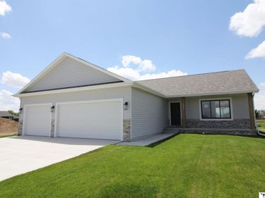 1719 N Brookside Lane, York, NE 68467