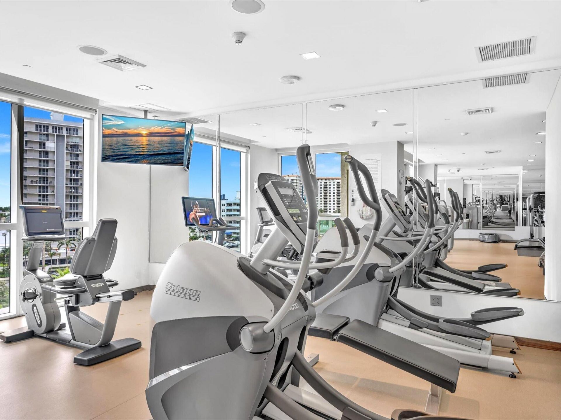 101 S Fort Lauderdale Beach Boulevard, Unit 906, Fort Lauderdale, FL 33316 Photo