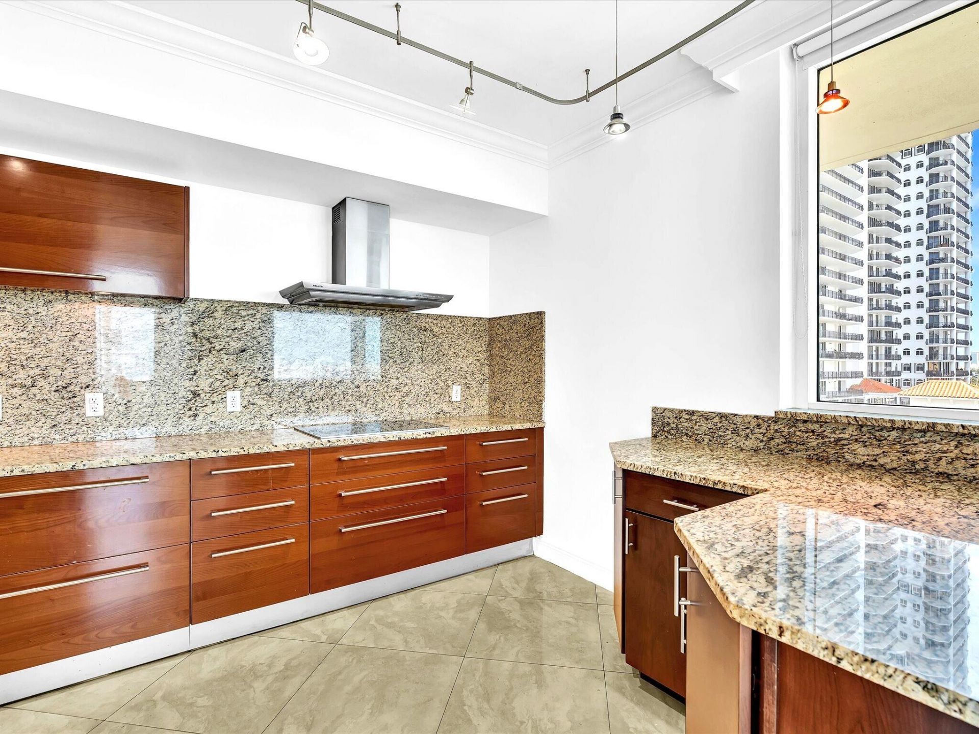 101 S Fort Lauderdale Beach Boulevard, Unit 906, Fort Lauderdale, FL 33316 Photo