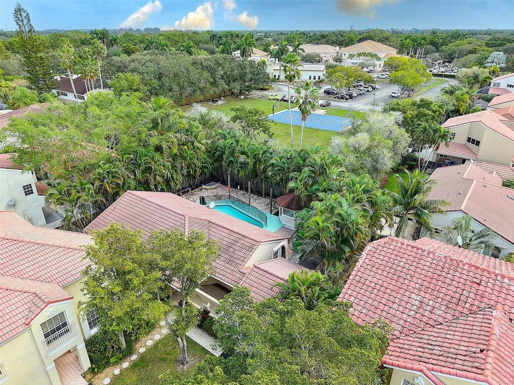 1427 Seagrape Circle, Weston, FL 33326 Photo