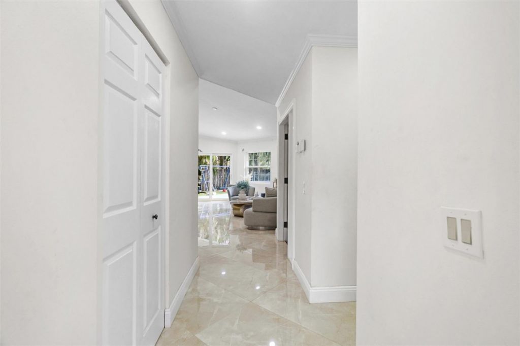 1427 Seagrape Circle, Weston, FL 33326 Photo