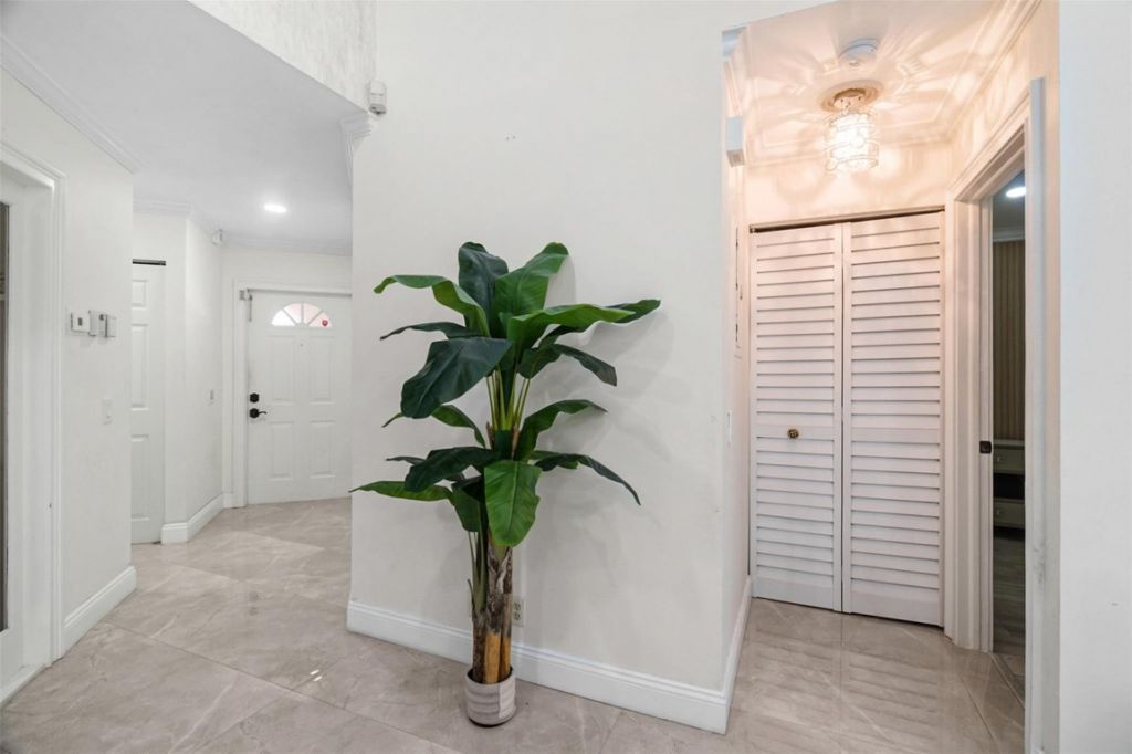 1427 Seagrape Circle, Weston, FL 33326 Photo