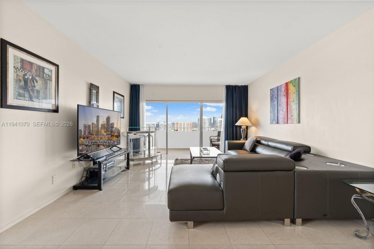 500 Bayview Drive , Unit Ph21, Sunny Isles Beach, FL 33160 Photo