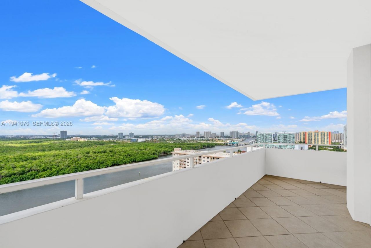 500 Bayview Drive , Unit Ph21, Sunny Isles Beach, FL 33160 Photo