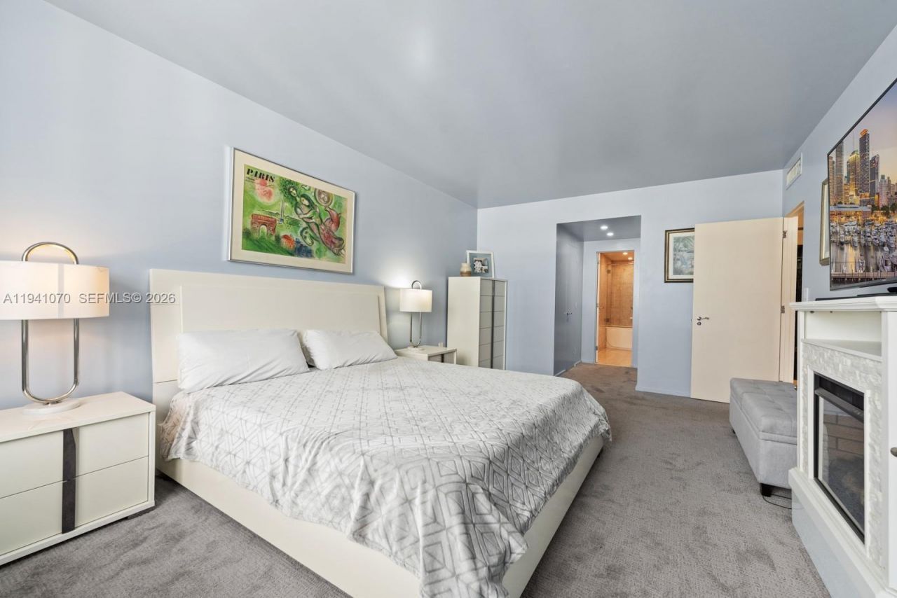 500 Bayview Drive , Unit Ph21, Sunny Isles Beach, FL 33160 Photo