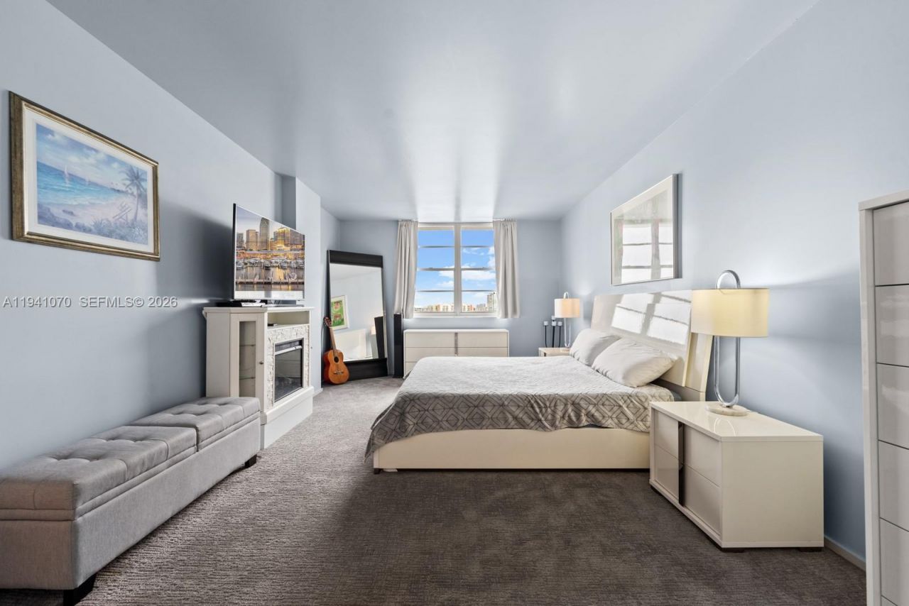 500 Bayview Drive , Unit Ph21, Sunny Isles Beach, FL 33160 Photo