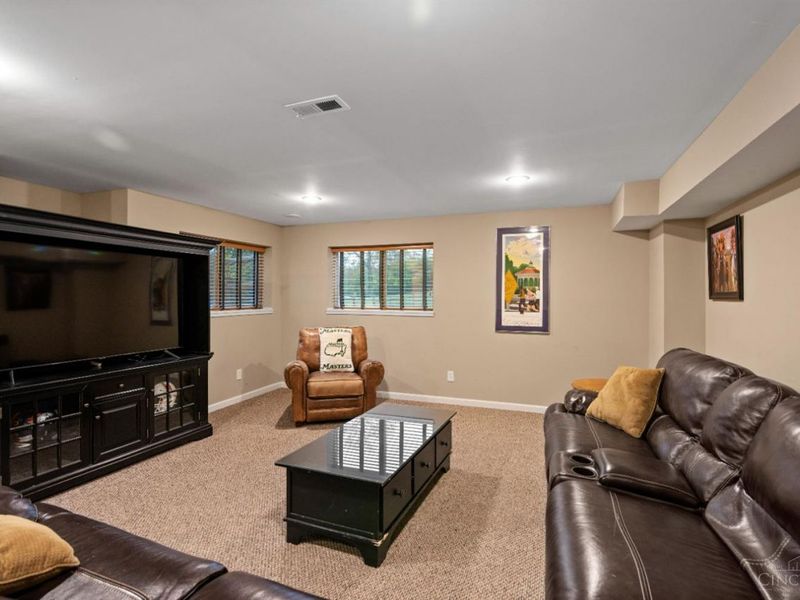 8945 Wintergreen Drive, West Chester, OH 45069 Photo 27