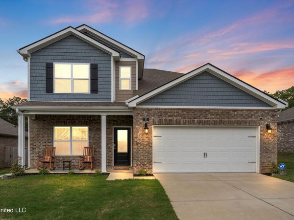 31 Twin Lakes Drive, Byhalia, MS 38611