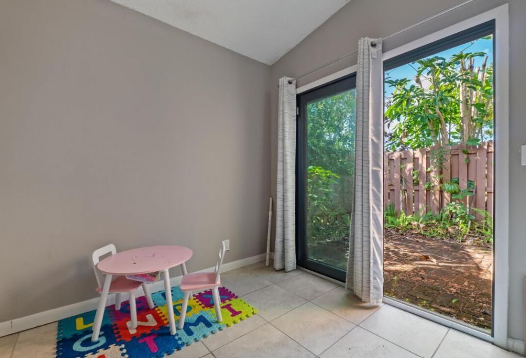 6194 Pine Tree Lane, Unit D, Tamarac, FL 33319 Photo