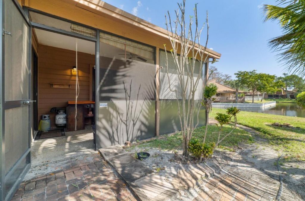 6194 Pine Tree Lane, Unit D, Tamarac, FL 33319 Photo