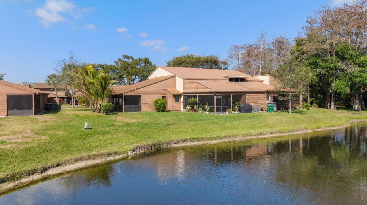 6194 Pine Tree Lane, Unit D, Tamarac, FL 33319 Photo