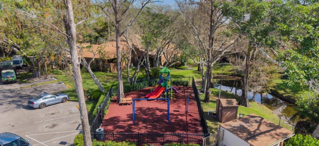 6194 Pine Tree Lane, Unit D, Tamarac, FL 33319 Photo