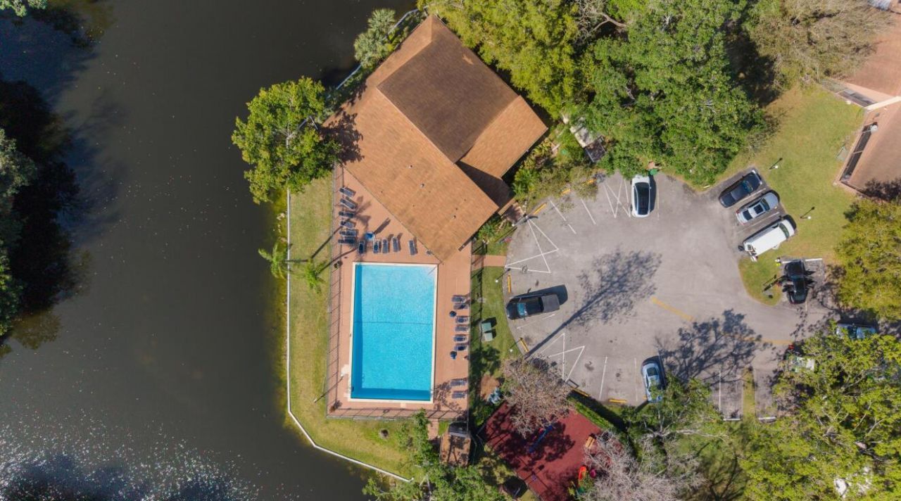 6194 Pine Tree Lane, Unit D, Tamarac, FL 33319 Photo