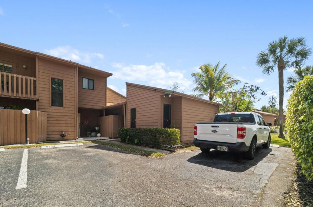 6194 Pine Tree Lane, Unit D, Tamarac, FL 33319 Photo