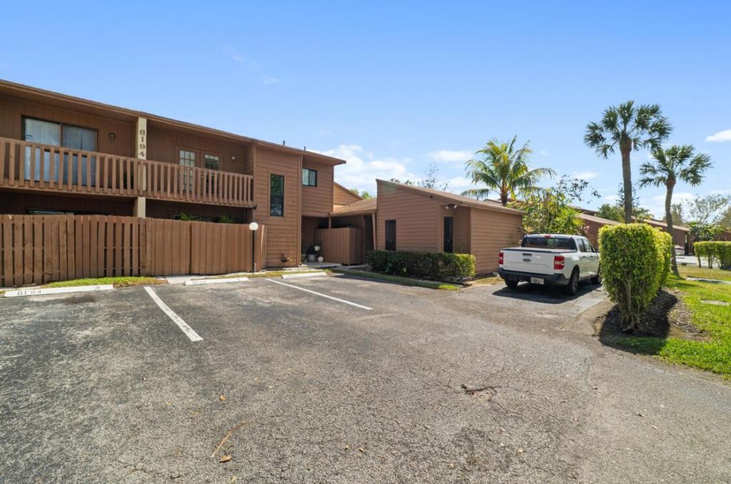 6194 Pine Tree Lane, Unit D, Tamarac, FL 33319 Photo