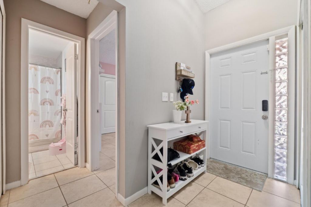 6194 Pine Tree Lane, Unit D, Tamarac, FL 33319 Photo