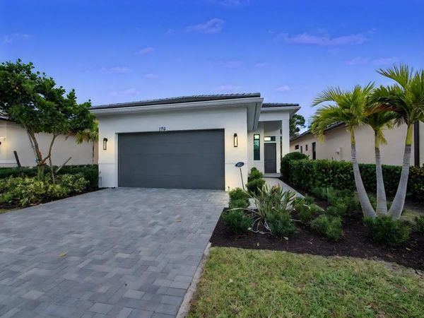 176 SE Via Sangro, Port Saint Lucie, FL 34952