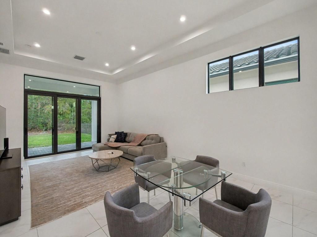 176 SE Via Sangro, Port Saint Lucie, FL 34952 Photo