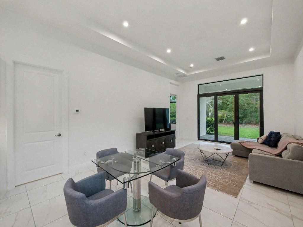 176 SE Via Sangro, Port Saint Lucie, FL 34952 Photo