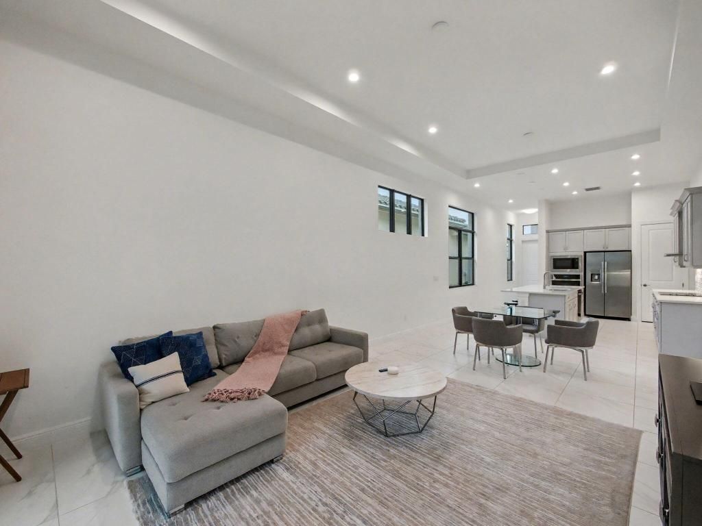 176 SE Via Sangro, Port Saint Lucie, FL 34952 Photo