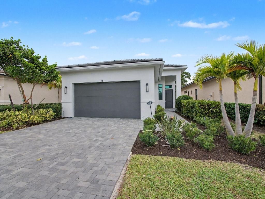 176 SE Via Sangro, Port Saint Lucie, FL 34952 Photo