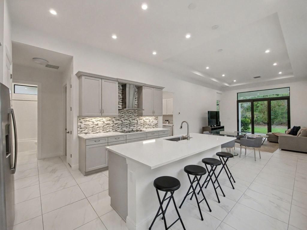 176 SE Via Sangro, Port Saint Lucie, FL 34952 Photo