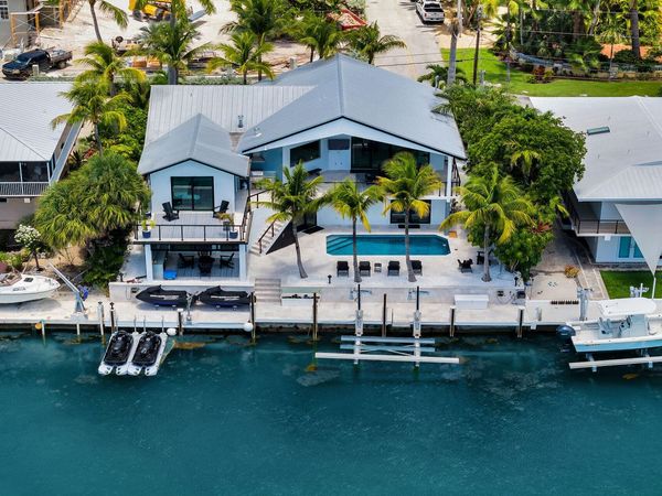 362 E Seaview Drive, Duck, FL 33050